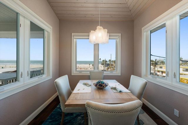 30 79TH AVENUE, Treasure Island, FL 33706