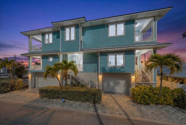 30 79TH AVENUE, Treasure Island, FL 33706