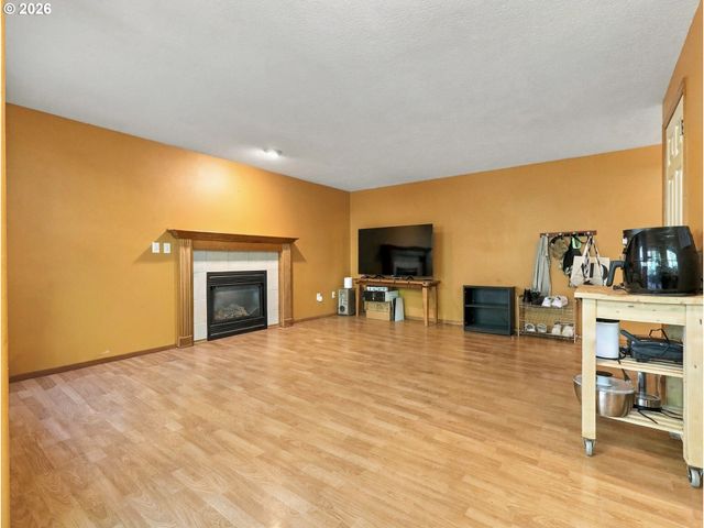 3608 N IVY Dr, Newberg, OR 97132