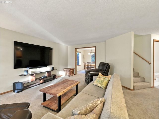 3608 N IVY Dr, Newberg, OR 97132