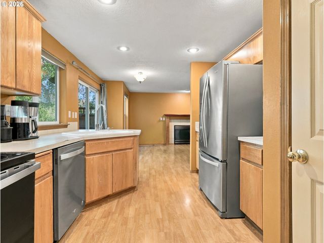 3608 N IVY Dr, Newberg, OR 97132