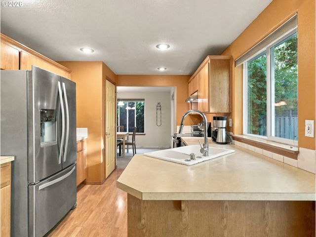 3608 N IVY Dr, Newberg, OR 97132