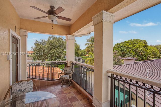4251 SW 11th St, Miami, FL 33134