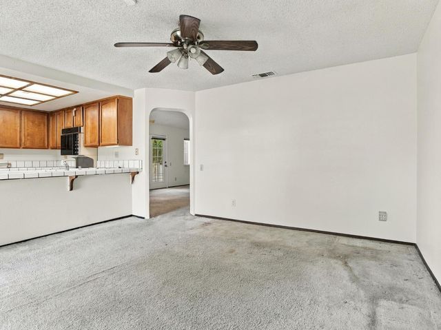 9 Rollingbrook Cir, Sacramento, CA 95833