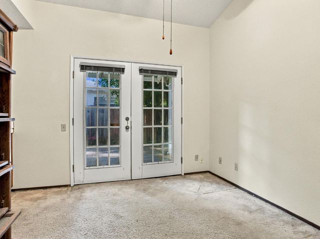 9 Rollingbrook Cir, Sacramento, CA 95833