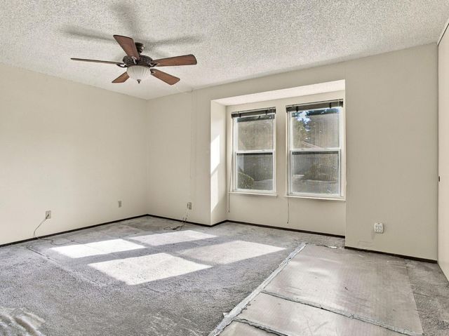 9 Rollingbrook Cir, Sacramento, CA 95833