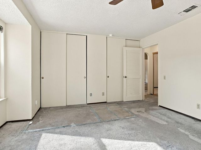 9 Rollingbrook Cir, Sacramento, CA 95833