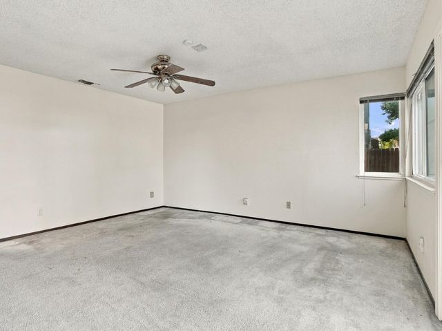 9 Rollingbrook Cir, Sacramento, CA 95833