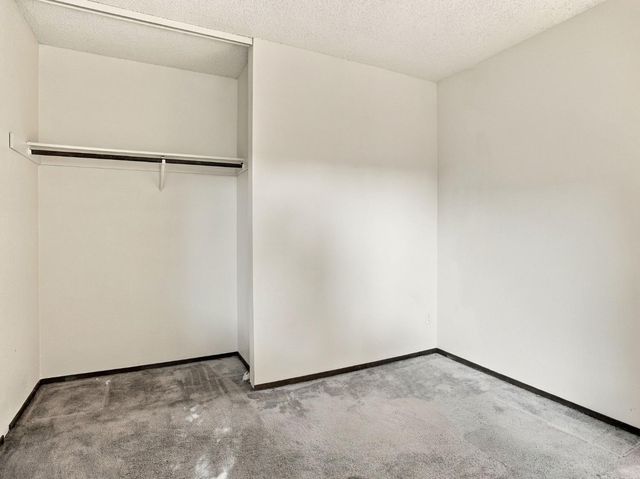 9 Rollingbrook Cir, Sacramento, CA 95833