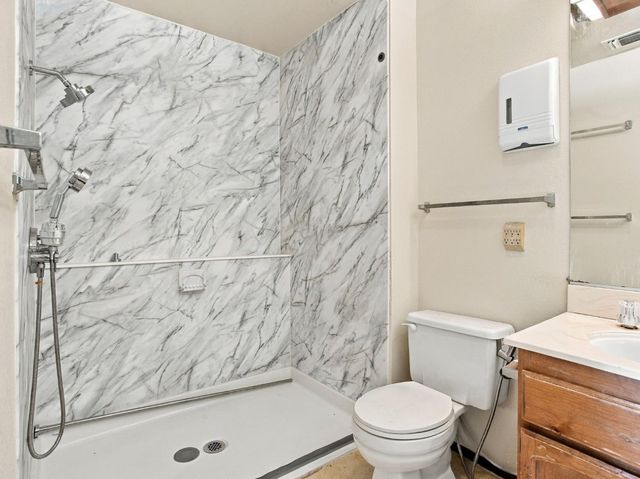 9 Rollingbrook Cir, Sacramento, CA 95833