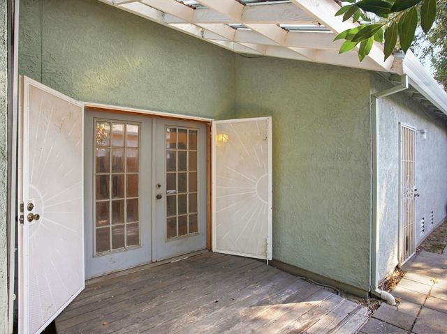 9 Rollingbrook Cir, Sacramento, CA 95833
