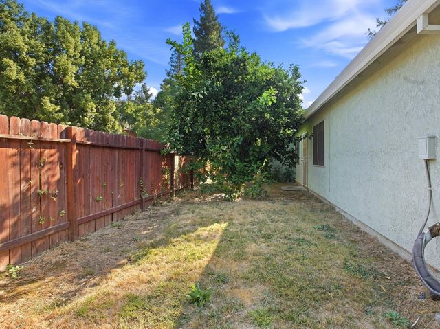 9 Rollingbrook Cir, Sacramento, CA 95833