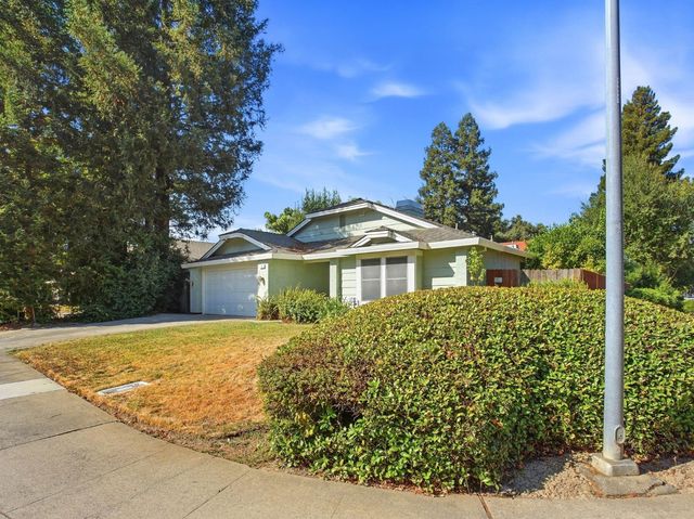 9 Rollingbrook Cir, Sacramento, CA 95833
