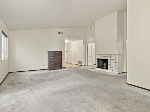 9 Rollingbrook Cir, Sacramento, CA 95833