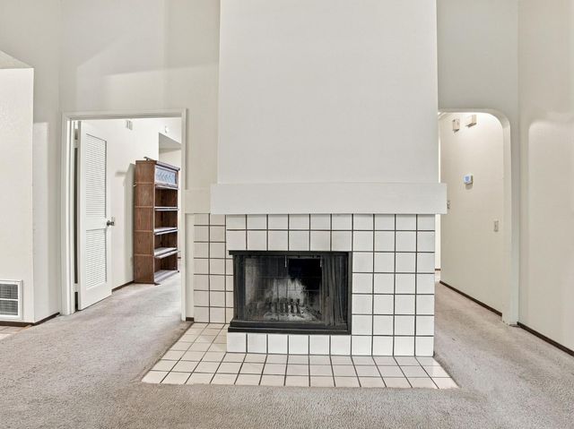 9 Rollingbrook Cir, Sacramento, CA 95833