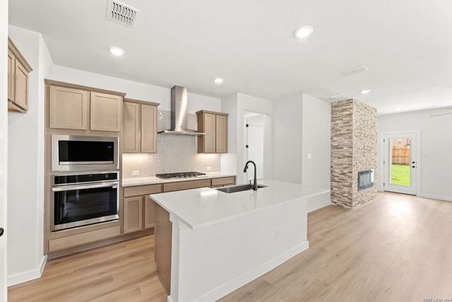 13211 CHANUTE FIELD DR, San Antonio, TX 78253