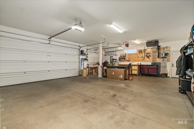 6883 W Mattawa Dr, Meridian, ID 83646
