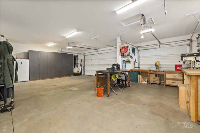 6883 W Mattawa Dr, Meridian, ID 83646