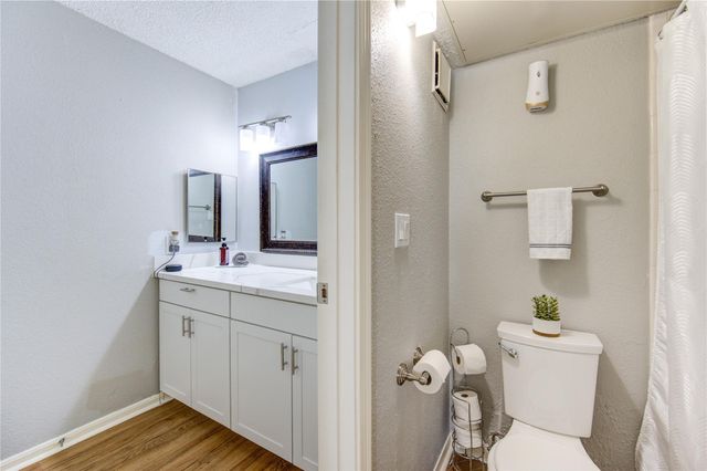 12550 Whittington Dr 408, Houston, TX 77077