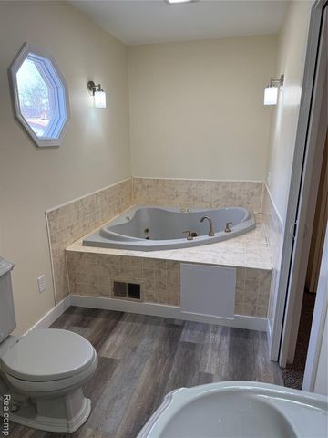 1444 W Lake Road, Clio, MI 48420