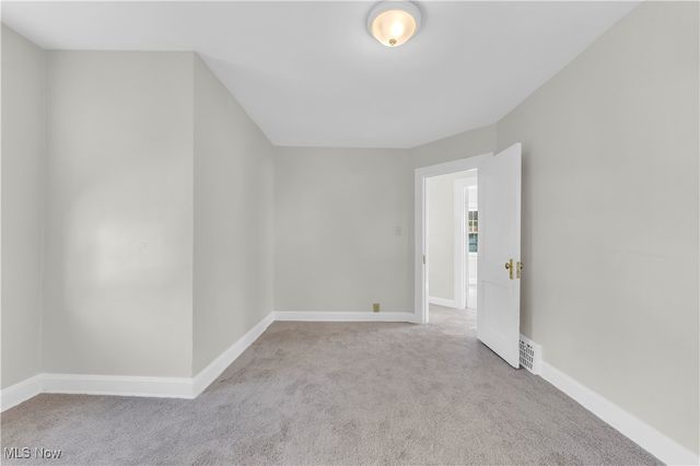 945 Nela View Road, Cleveland Heights, OH 44112