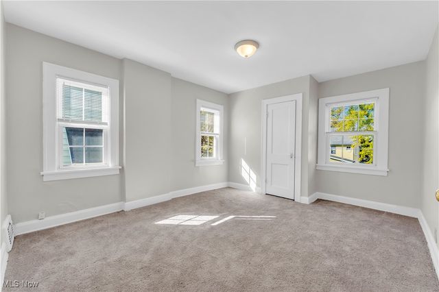 945 Nela View Road, Cleveland Heights, OH 44112