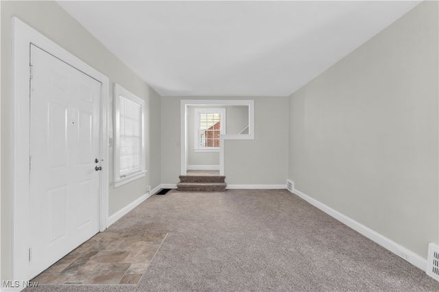 945 Nela View Road, Cleveland Heights, OH 44112