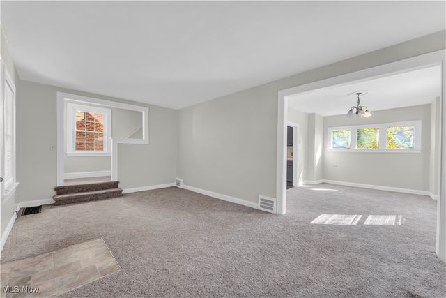 945 Nela View Road, Cleveland Heights, OH 44112