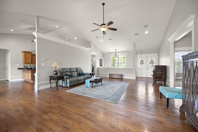 205 Kolsons Landing Drive, Somerset, KY 42503