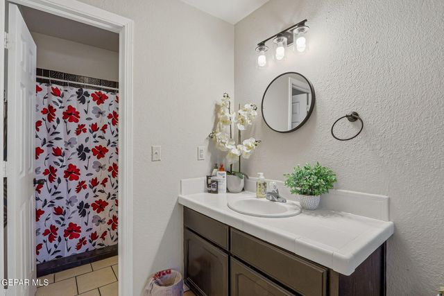 2324 NANCY MCDONALD Drive, El Paso, TX 79936