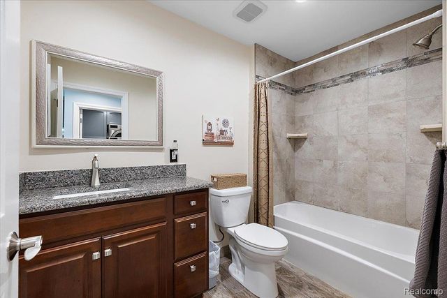 35526 Brooke Circle, New Baltimore, MI 48047