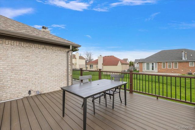 35526 Brooke Circle, New Baltimore, MI 48047
