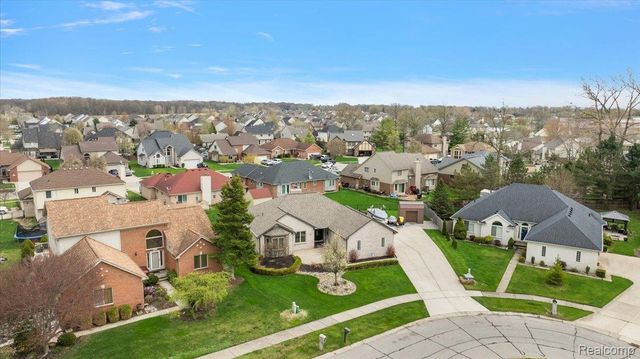 35526 Brooke Circle, New Baltimore, MI 48047