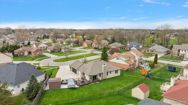 35526 Brooke Circle, New Baltimore, MI 48047