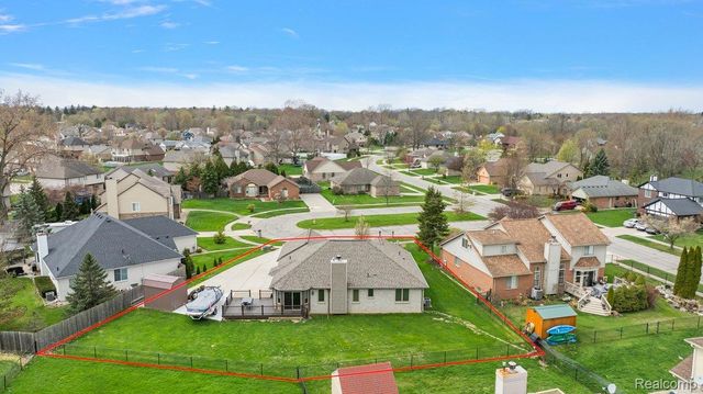 35526 Brooke Circle, New Baltimore, MI 48047