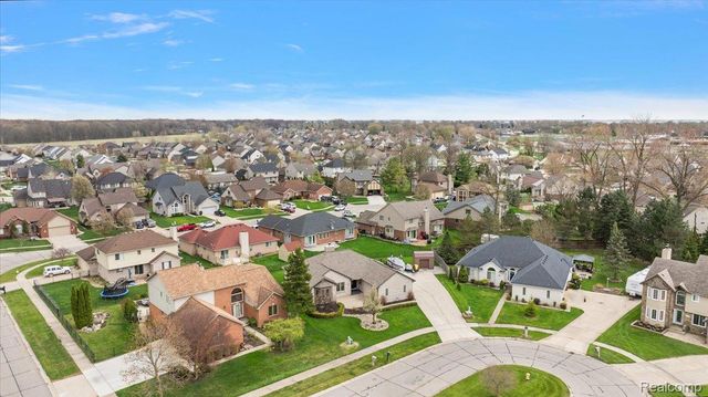 35526 Brooke Circle, New Baltimore, MI 48047