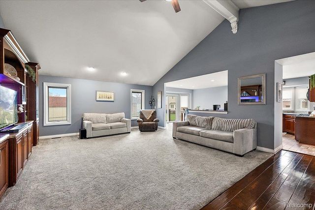 35526 Brooke Circle, New Baltimore, MI 48047