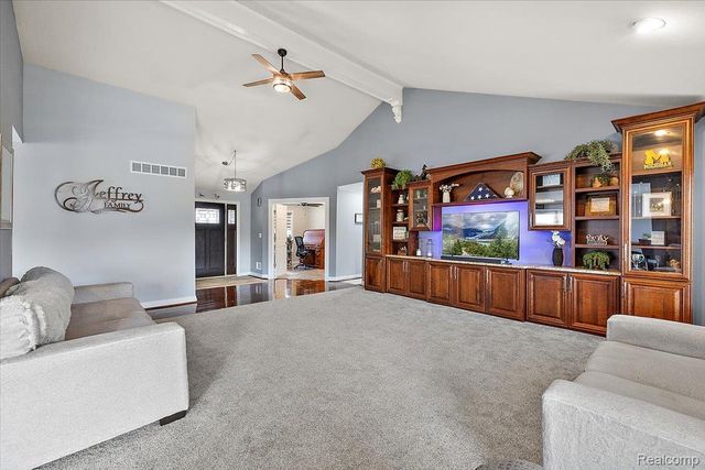 35526 Brooke Circle, New Baltimore, MI 48047