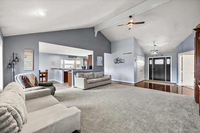 35526 Brooke Circle, New Baltimore, MI 48047