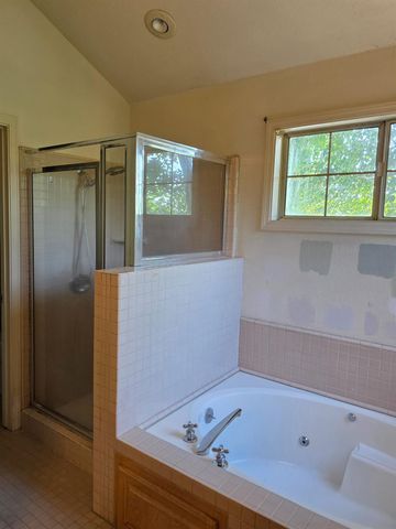 2553 Cottonwood Dr, Lodi, CA 95242