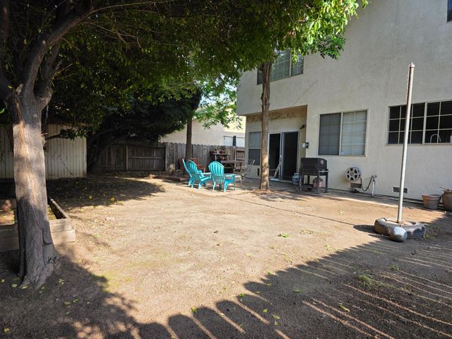 2553 Cottonwood Dr, Lodi, CA 95242