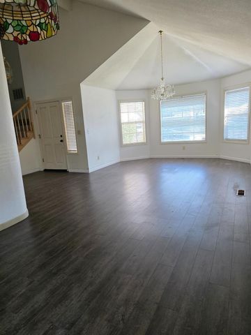 2553 Cottonwood Dr, Lodi, CA 95242