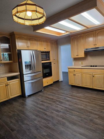 2553 Cottonwood Dr, Lodi, CA 95242