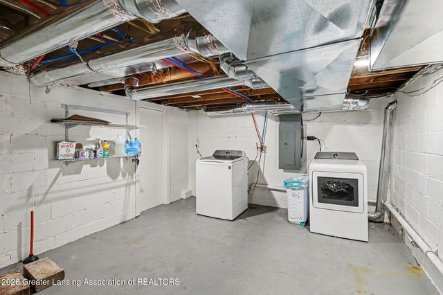405 Everett Drive, Lansing, MI 48915