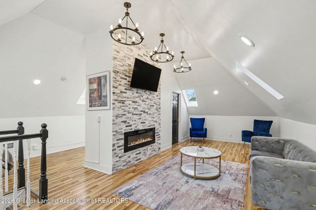 405 Everett Drive, Lansing, MI 48915