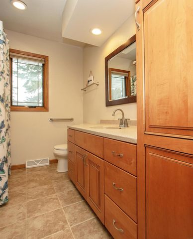 203 Southridge Drive, Waverly, IA 50677