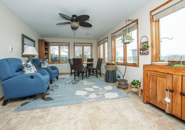 203 Southridge Drive, Waverly, IA 50677