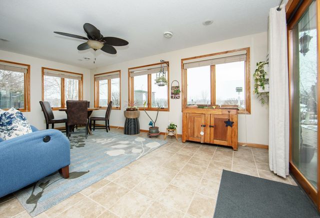 203 Southridge Drive, Waverly, IA 50677