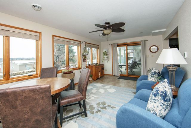 203 Southridge Drive, Waverly, IA 50677