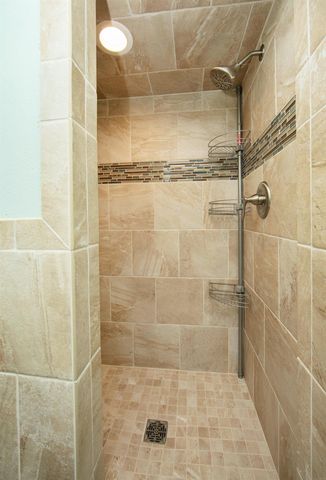 203 Southridge Drive, Waverly, IA 50677